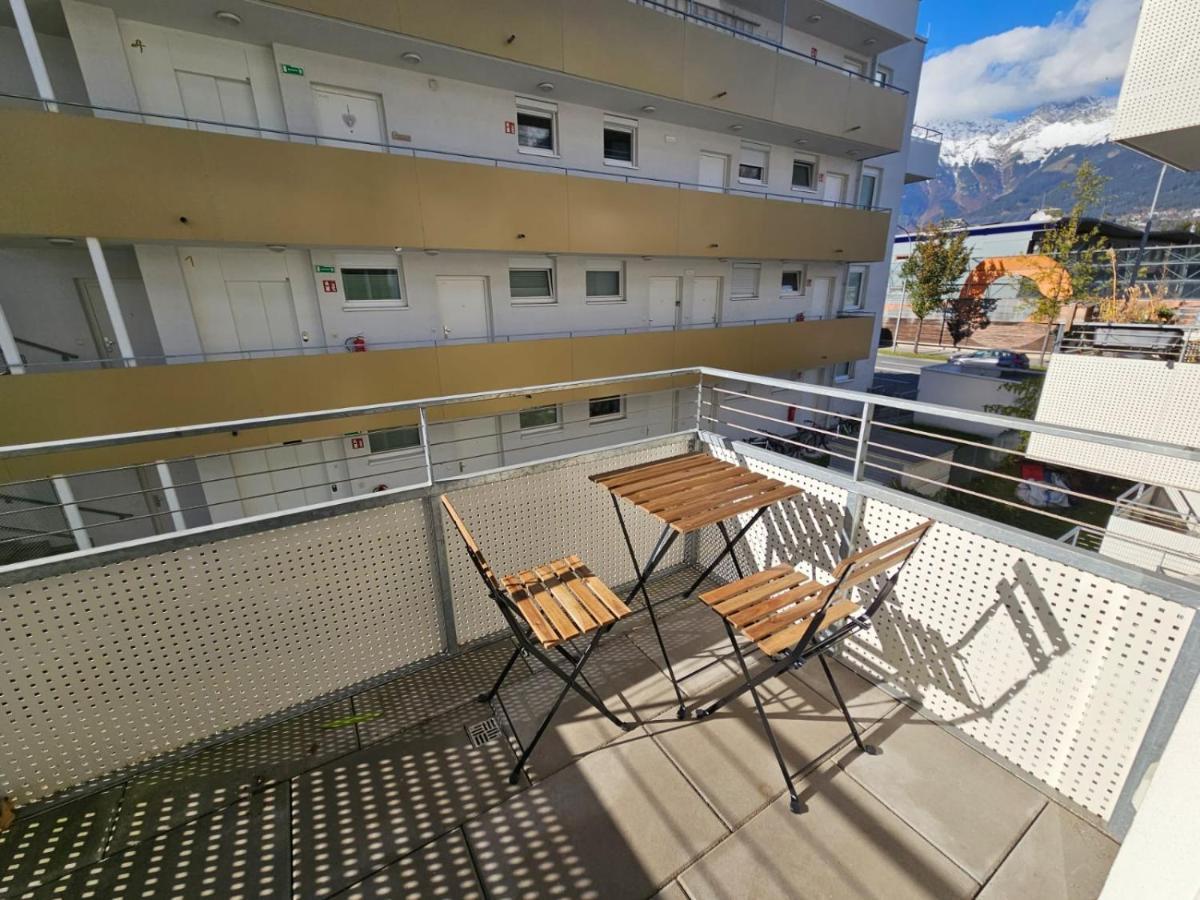 Stylish In + 1 Parking Spot Apartment *