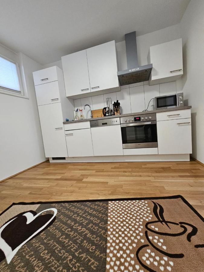 Stylish In + 1 Parking Spot Apartment