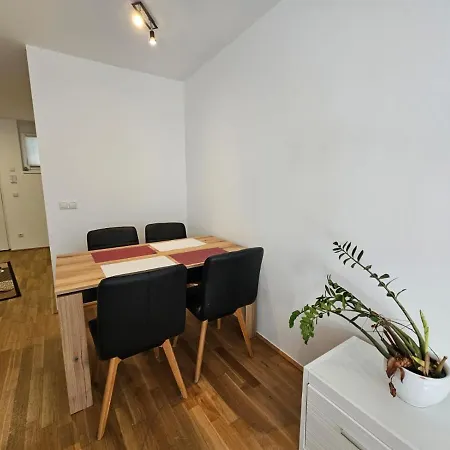 Stylish Apartment In Innsbruck + 1 Parking Spot Exterior foto