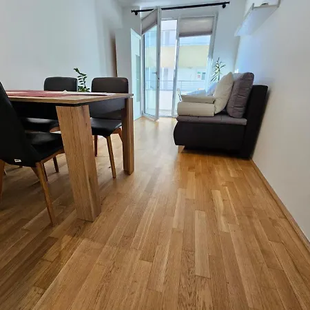 Stylish Apartment In Innsbruck + 1 Parking Spot Exterior foto